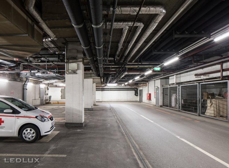 LEDVANCE Damp Proof VALUE 120 LED 40W 4000K IP65